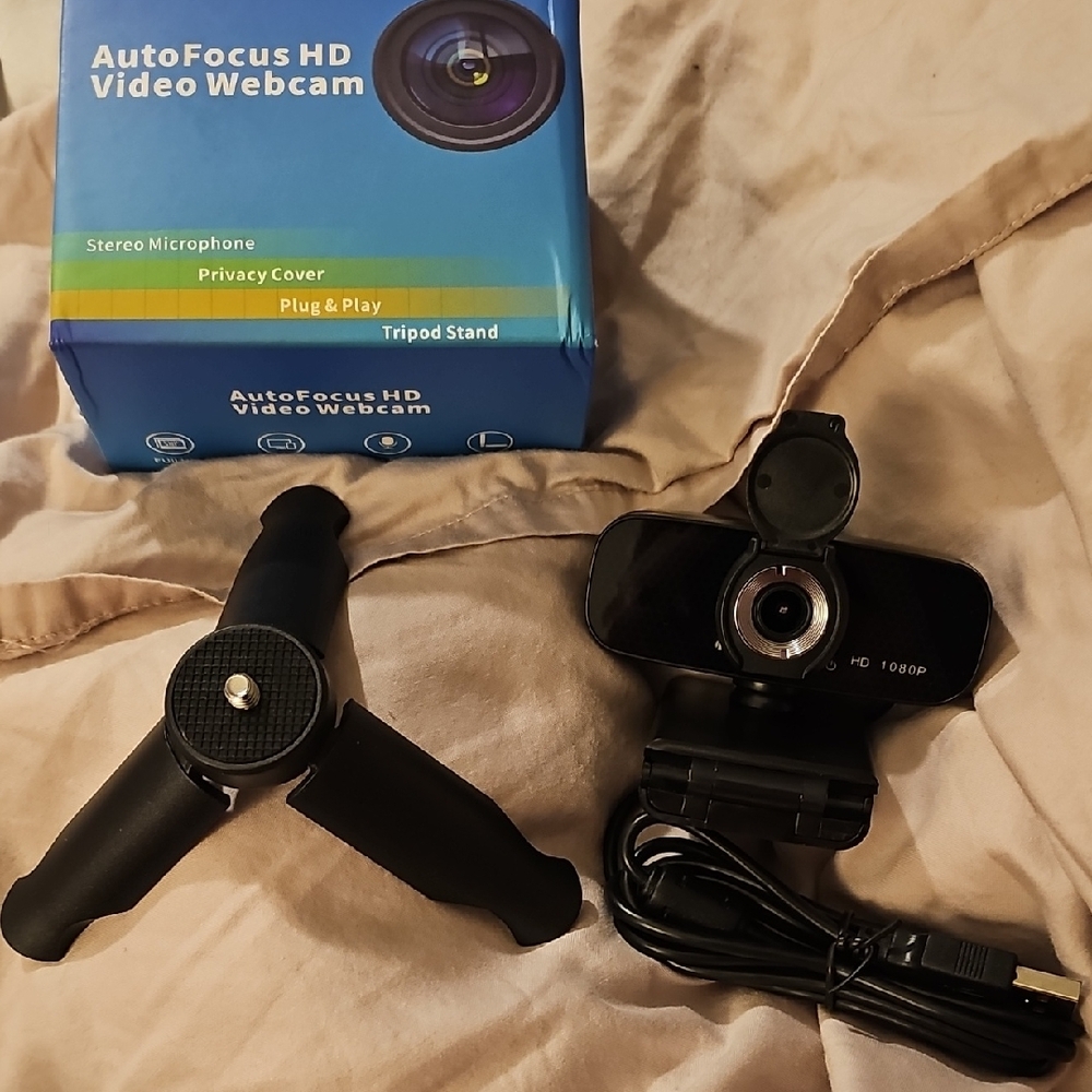 NEW! AutoFocus HD Video Webcam with Tripod